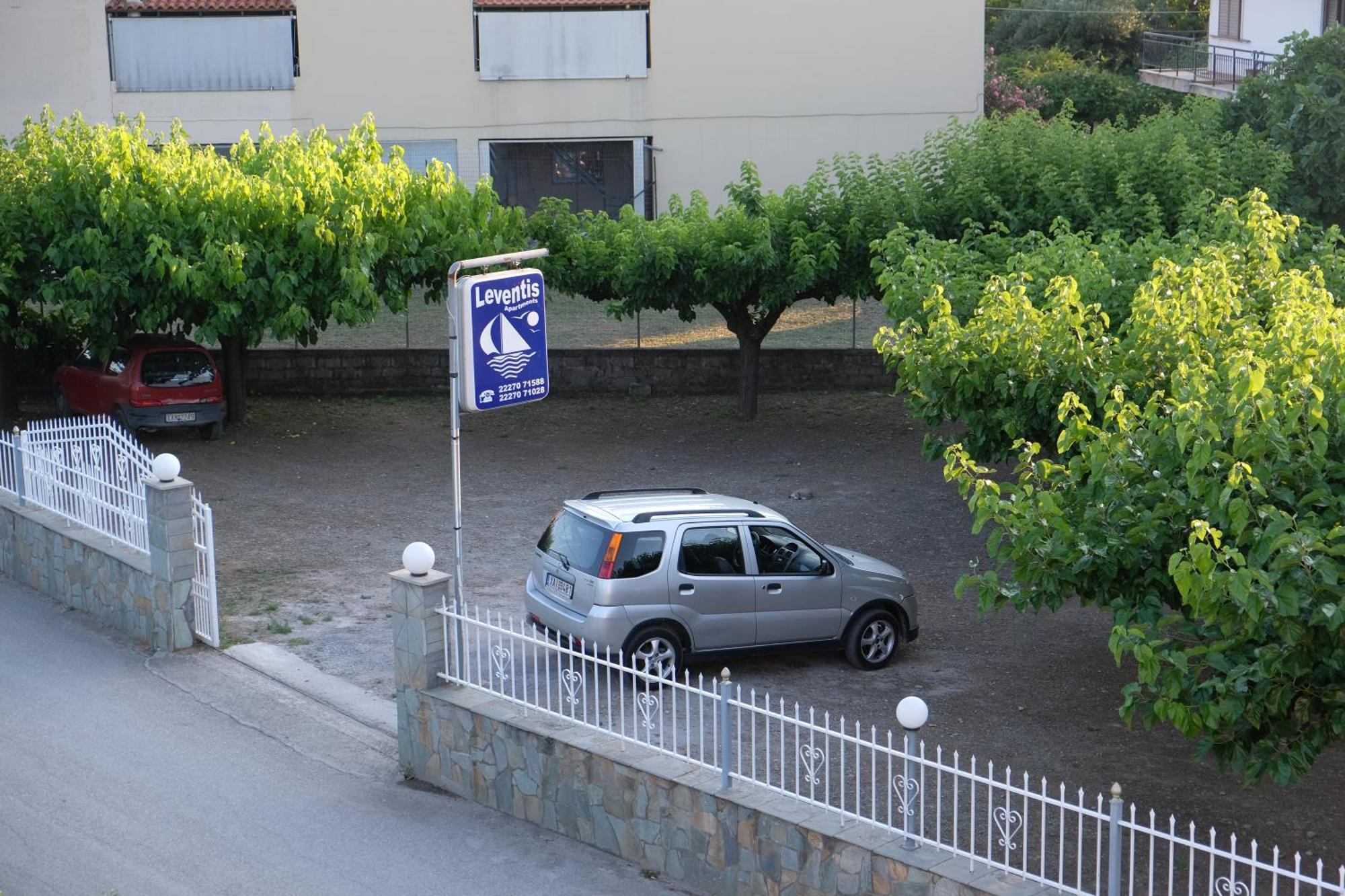 Leventis Apartments Roviés Eksteriør bilde